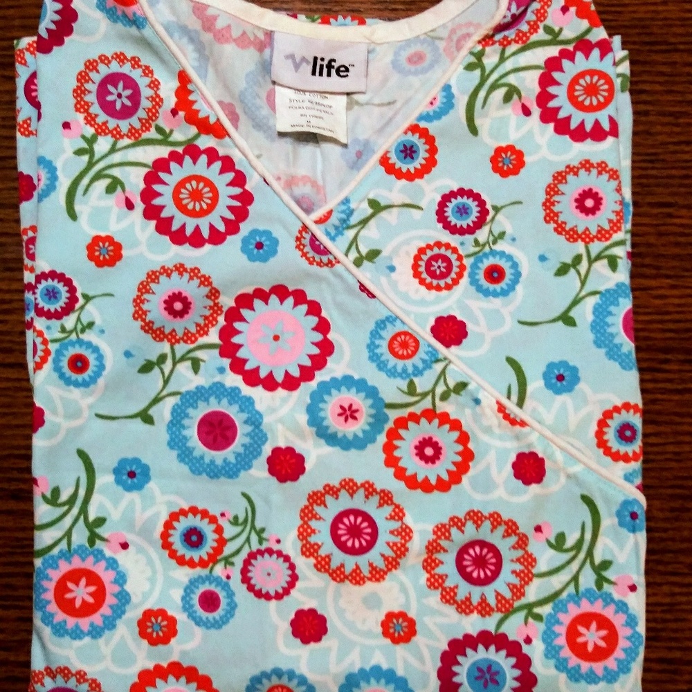 Scrub Top Double Pocket - Picture 3 of 5